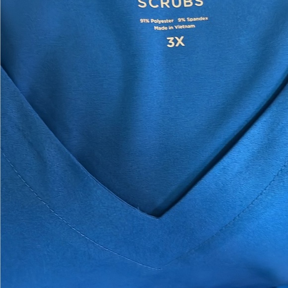 Beyond Scrub Set - Picture 3 of 4